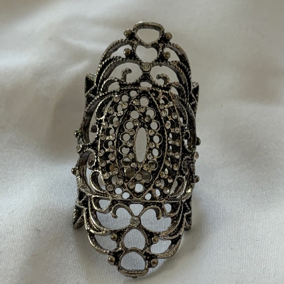 Jewelry - Beautiful Full Finger Silvertone Ring Size 7